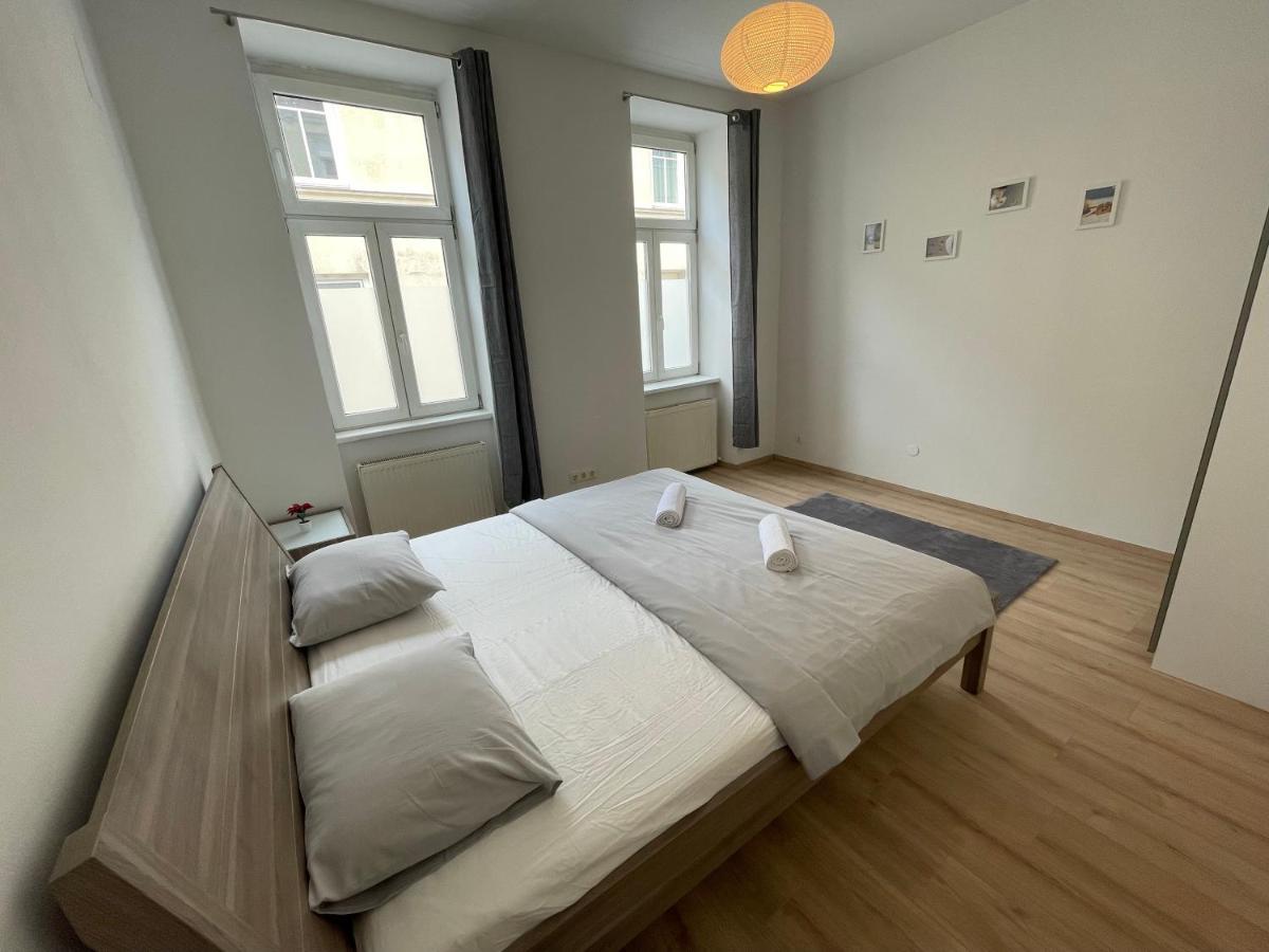 Cozy 8-Person Home In Vienna Located At Haberlgasse 82 N1 Exterior foto